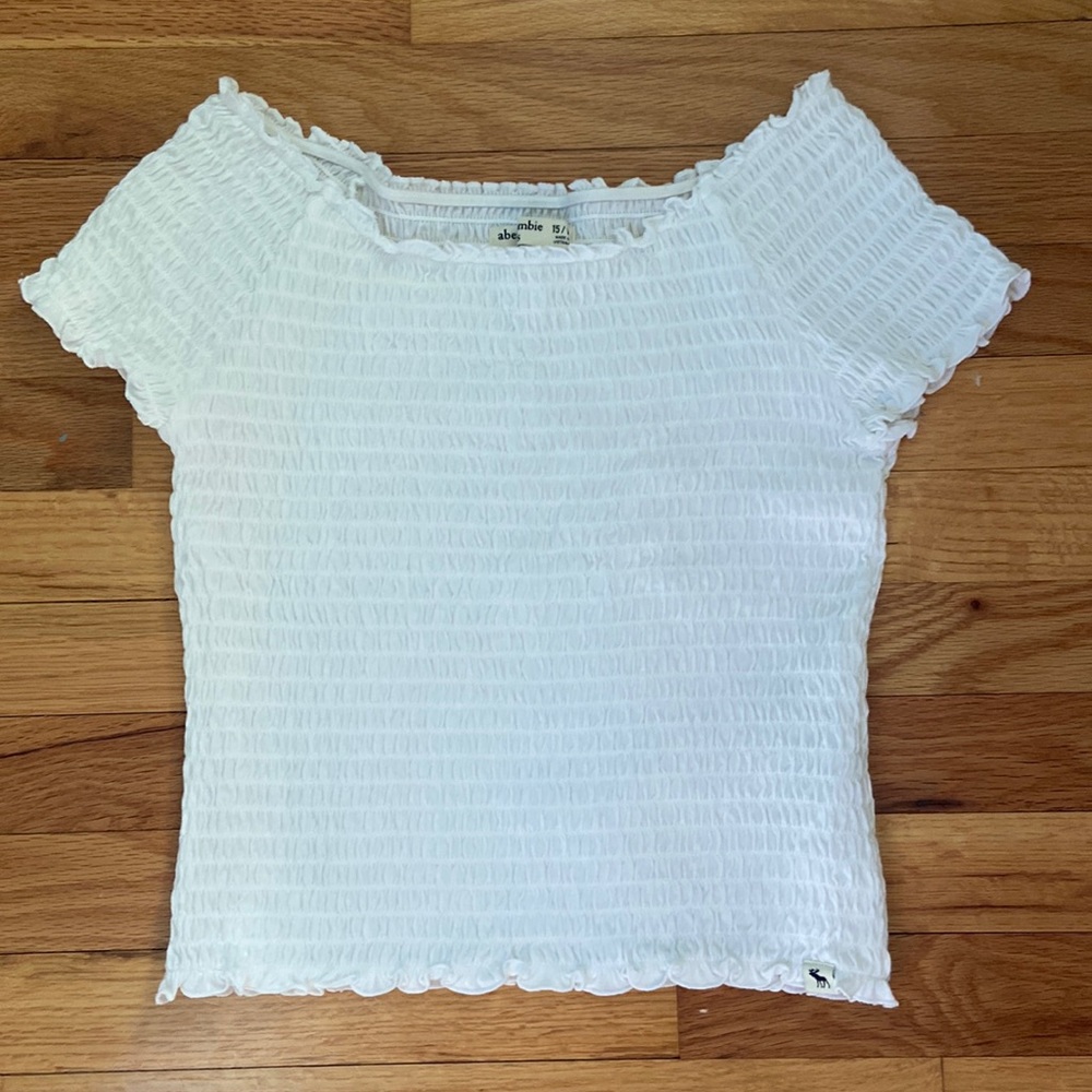 Great shirt for summer and in great condition